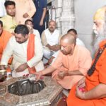 मुख्यमंत्री योगी आदित्यनाथ ने गाजियाबाद के श्री दूधेश्वर नाथ मंदिर में पूजा अर्चना कर भगवान दूधेश्वरनाथ का रुद्राभिषेक किया।